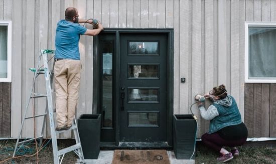 Sanding wood siding