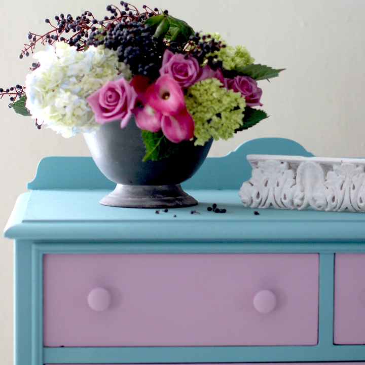 TIPS FOR SELECTING A PIECE OF FURNITURE TO SPRAY