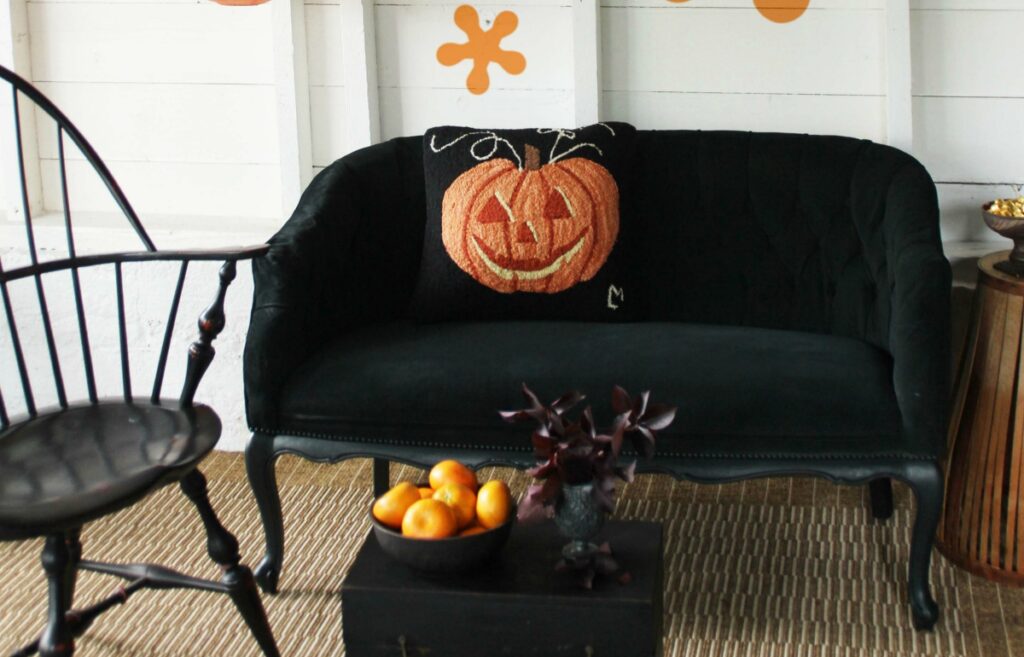 How to Paint a fabric sofa feature image.jpg