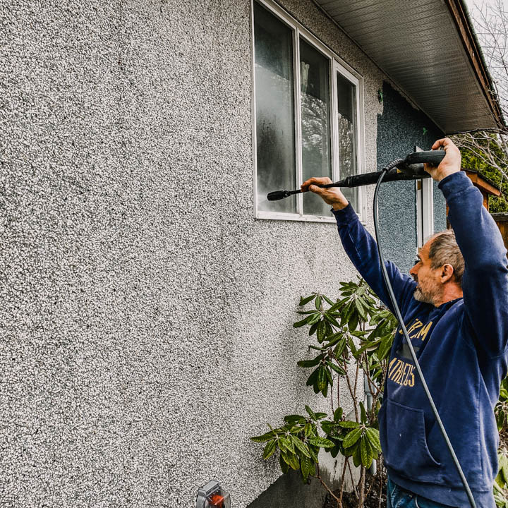 Clean and Prepare Stucco for Painting