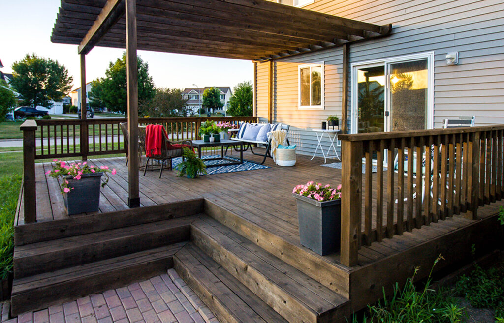 staining a deck 1200x770.jpg